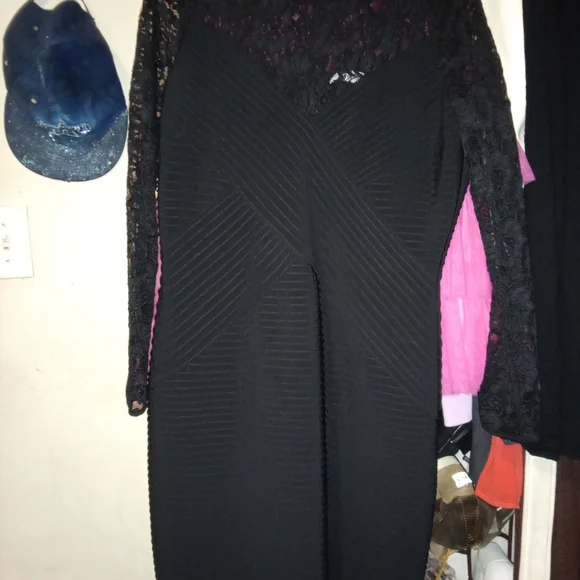 Elegant Black Lace Dress - Picture 6 of 6